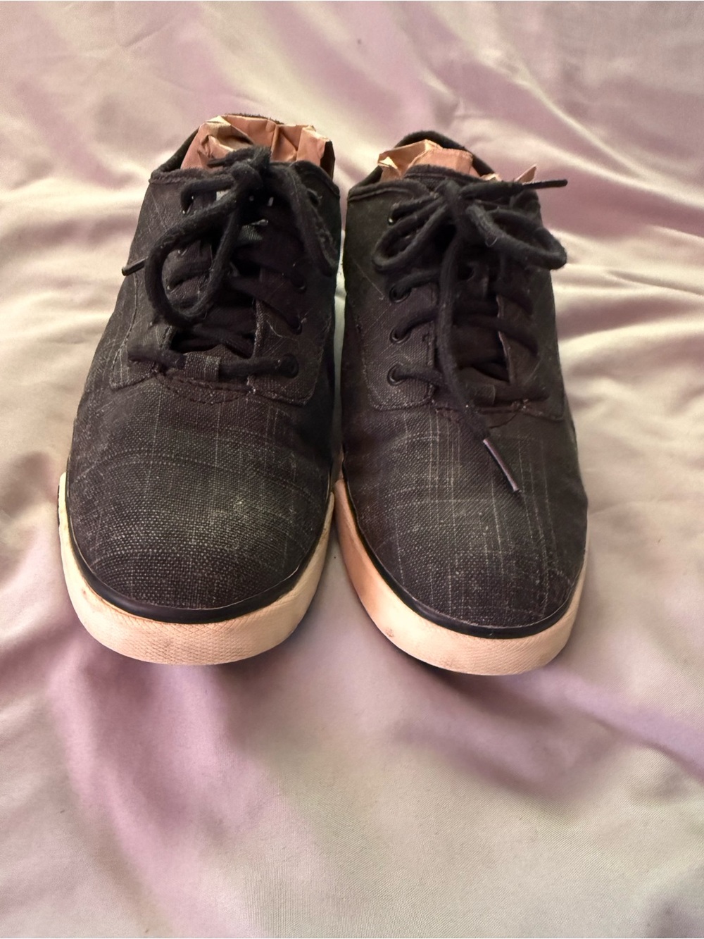 Women’s Ugg Black Canvas Casual Lace-Up Sneakers Sz 9